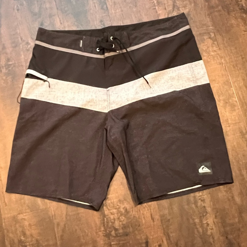 Quicksilver men’s board shorts